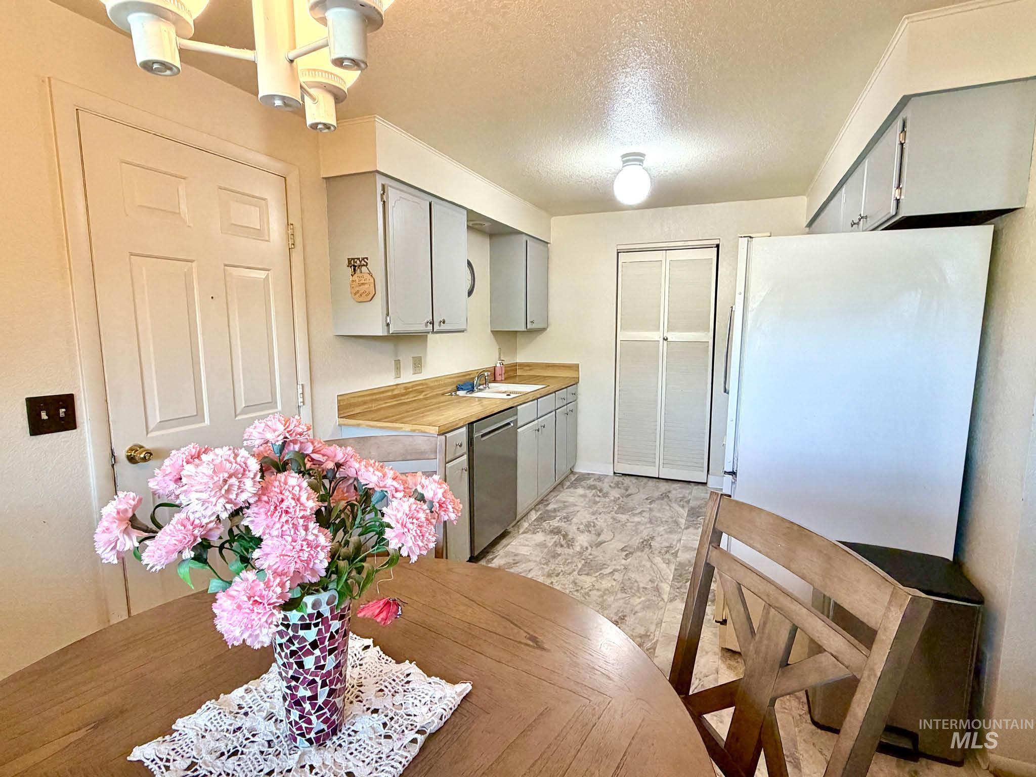 3920 N Maple Grove, Boise, Idaho 83704, 3 Bedrooms, 1 Bathroom, Residential For Sale, Price $324,999,MLS 98996492