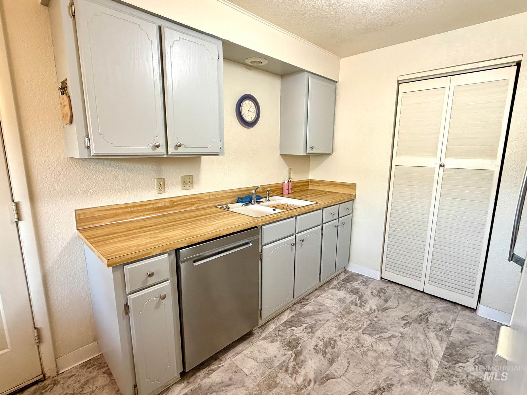 3920 N Maple Grove, Boise, Idaho 83704, 3 Bedrooms, 1 Bathroom, Residential For Sale, Price $324,999,MLS 98996492