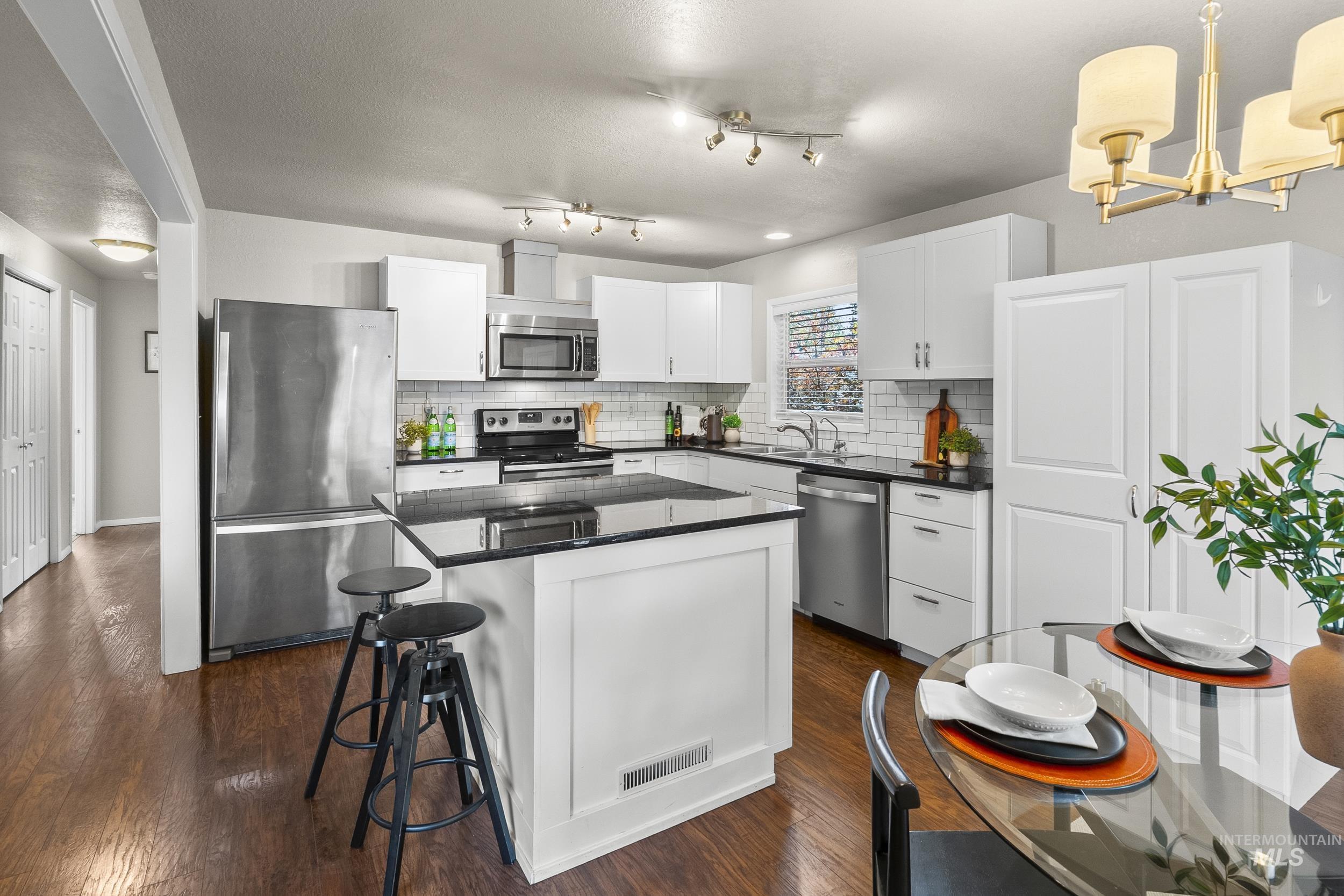 8920 W Donnybrook Dr, Boise, Idaho 83709, 5 Bedrooms, 3 Bathrooms, Residential For Sale, Price $525,000,MLS 98996493