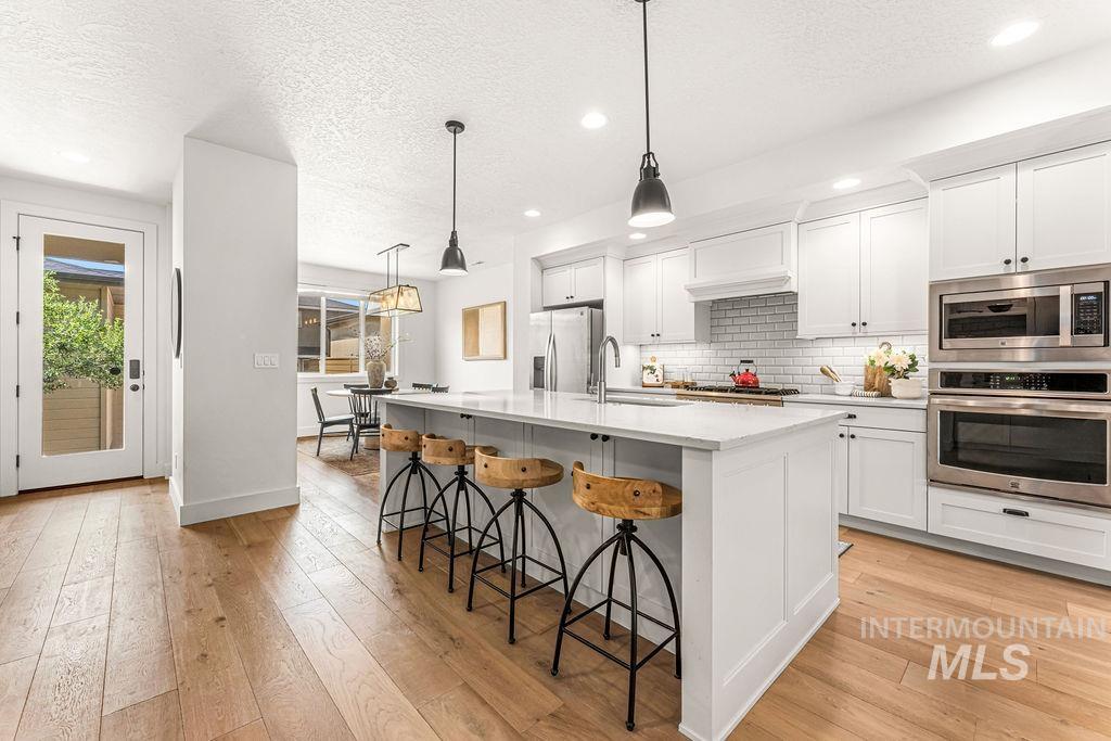 3985 E Parkcenter Blvd, Boise, Idaho 83716, 3 Bedrooms, 2.5 Bathrooms, Residential For Sale, Price $659,000,MLS 98996496