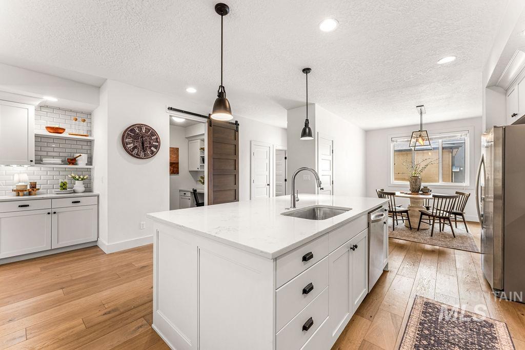 3985 E Parkcenter Blvd, Boise, Idaho 83716, 3 Bedrooms, 2.5 Bathrooms, Residential For Sale, Price $659,000,MLS 98996496