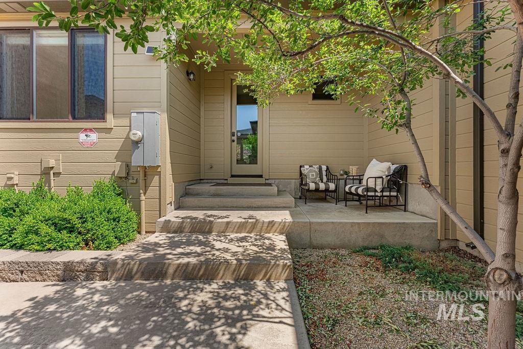 3985 E Parkcenter Blvd, Boise, Idaho 83716, 3 Bedrooms, 2.5 Bathrooms, Residential For Sale, Price $659,000,MLS 98996496
