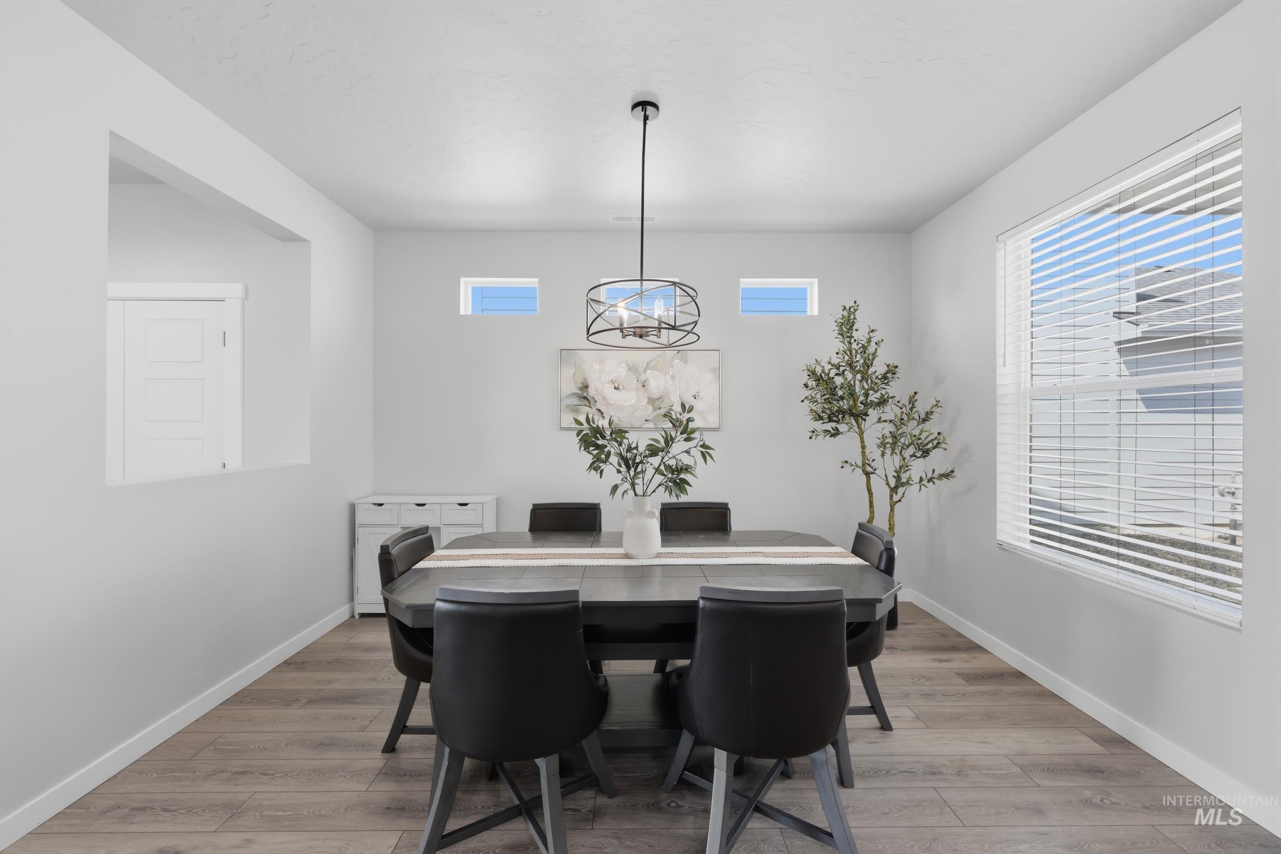 8848 W Hill Road Pkwy, Boise, Idaho 83714, 3 Bedrooms, 2.5 Bathrooms, Residential For Sale, Price $480,000,MLS 98996497