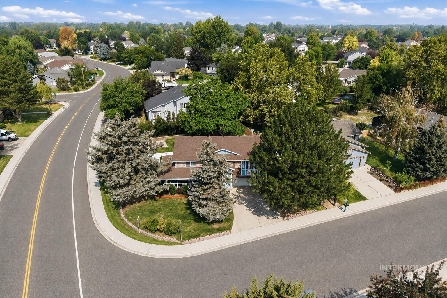 2311 N Monaco Way, Meridian, Idaho 83646, 4 Bedrooms, 3 Bathrooms, Residential For Sale, Price $524,900,MLS 98996498