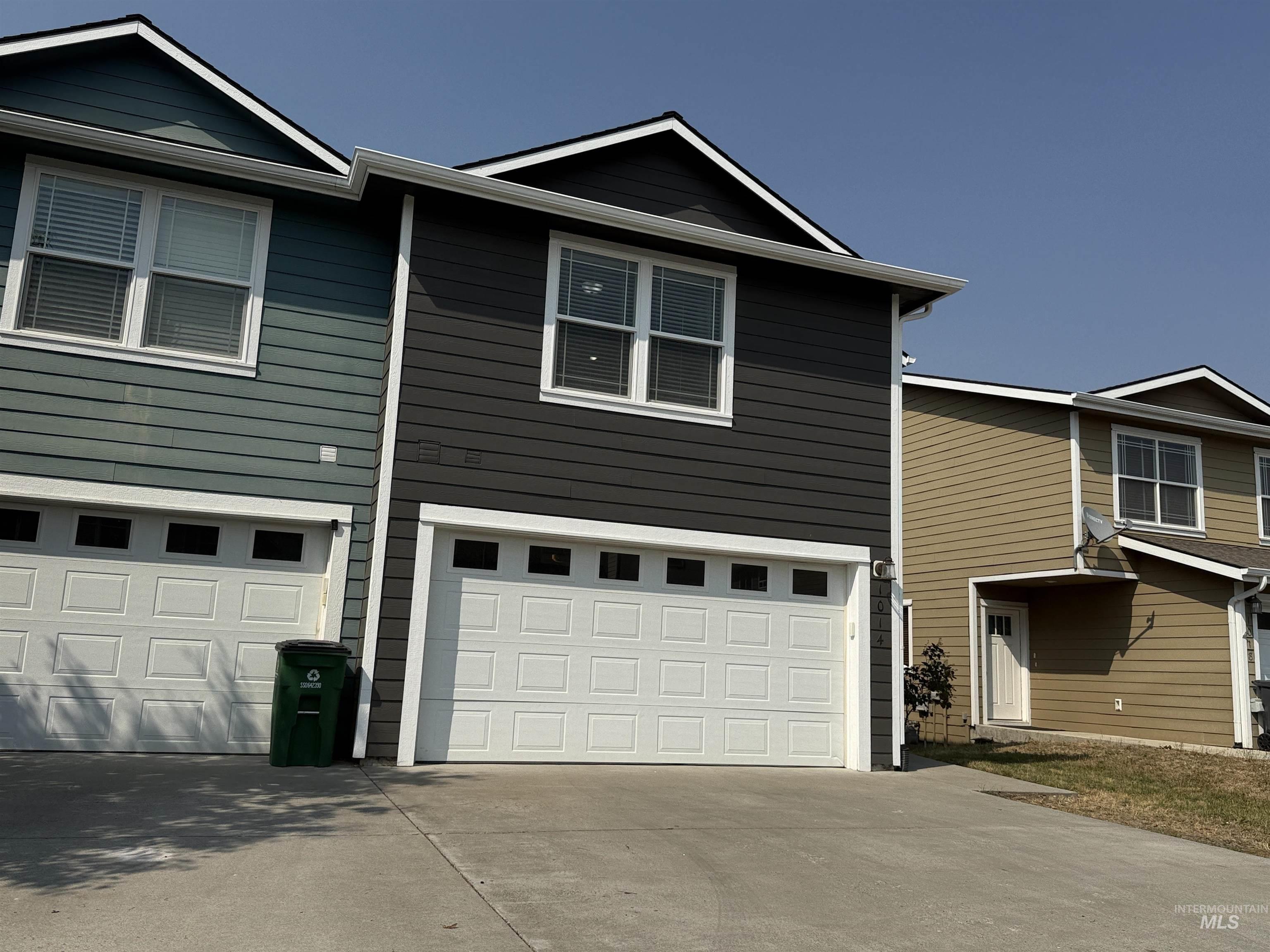 1014 Alturas, Moscow, Idaho 83843, 3 Bedrooms, 2.5 Bathrooms, Residential For Sale, Price $439,000,MLS 98996499