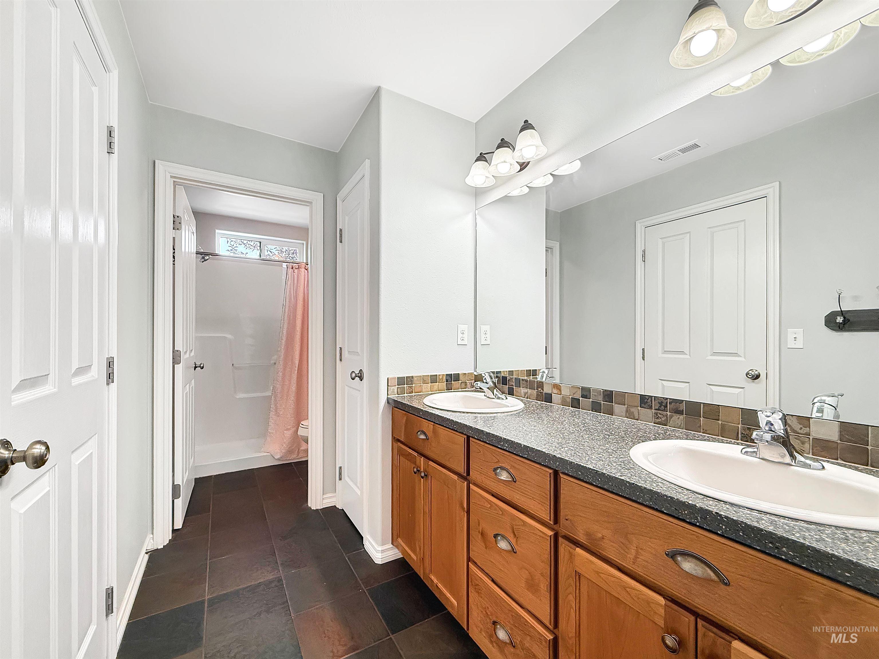 1014 Alturas, Moscow, Idaho 83843, 3 Bedrooms, 2.5 Bathrooms, Residential For Sale, Price $439,000,MLS 98996499