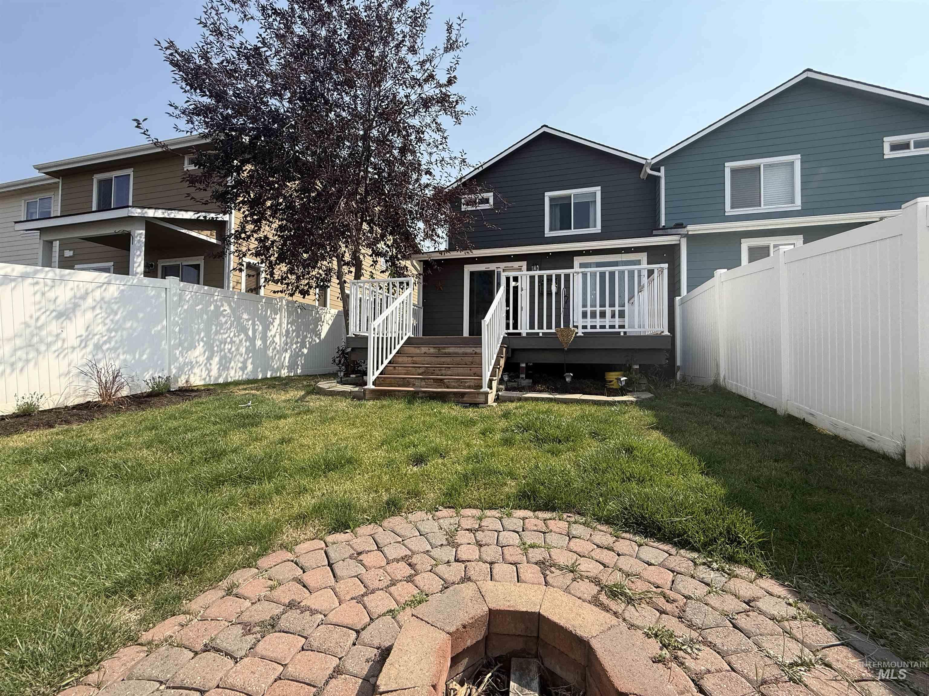 1014 Alturas, Moscow, Idaho 83843, 3 Bedrooms, 2.5 Bathrooms, Residential For Sale, Price $439,000,MLS 98996499