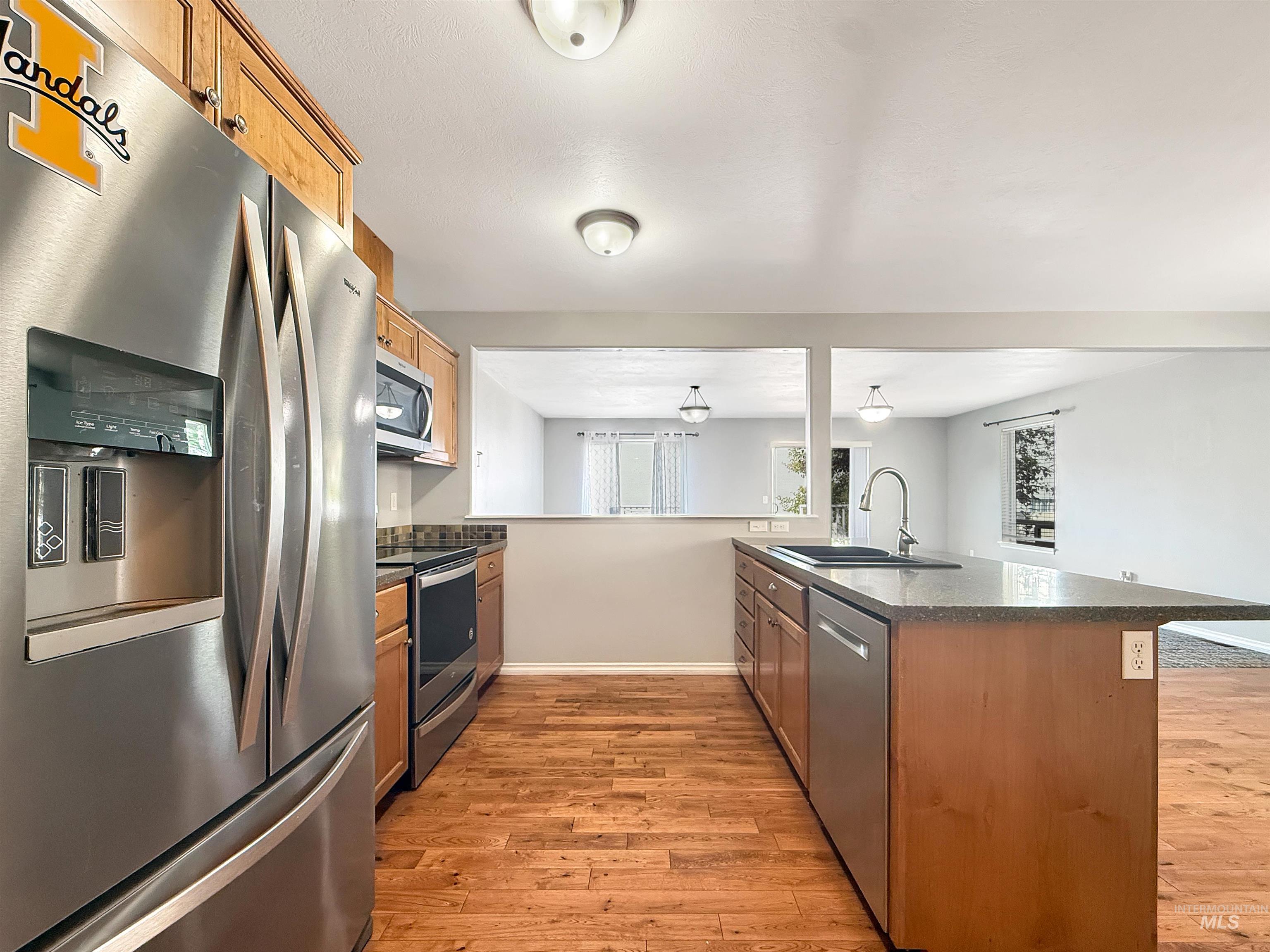 1014 Alturas, Moscow, Idaho 83843, 3 Bedrooms, 2.5 Bathrooms, Residential For Sale, Price $439,000,MLS 98996499