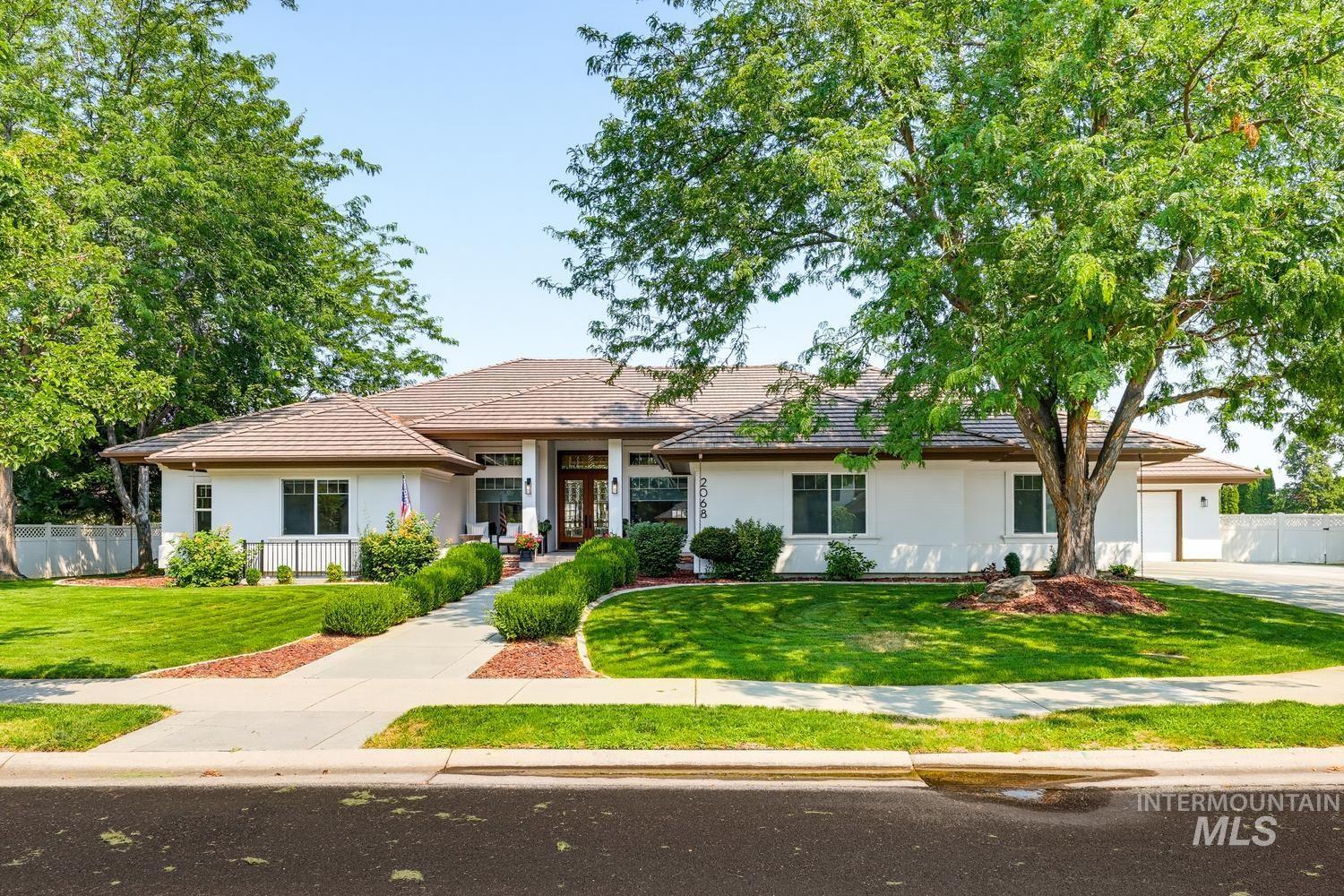 2068 E Handel Ct, Meridian, Idaho 83646, 6 Bedrooms, 3.5 Bathrooms, Residential For Sale, Price $1,599,900,MLS 98996504