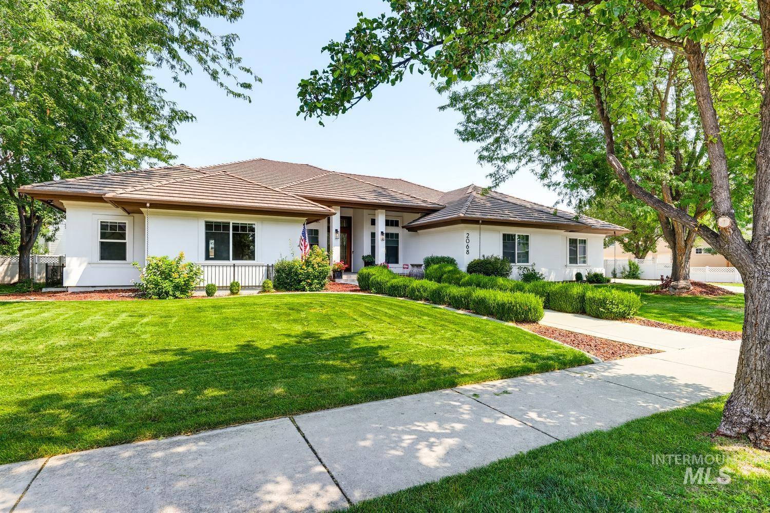 2068 E Handel Ct, Meridian, Idaho 83646, 6 Bedrooms, 3.5 Bathrooms, Residential For Sale, Price $1,599,900,MLS 98996504