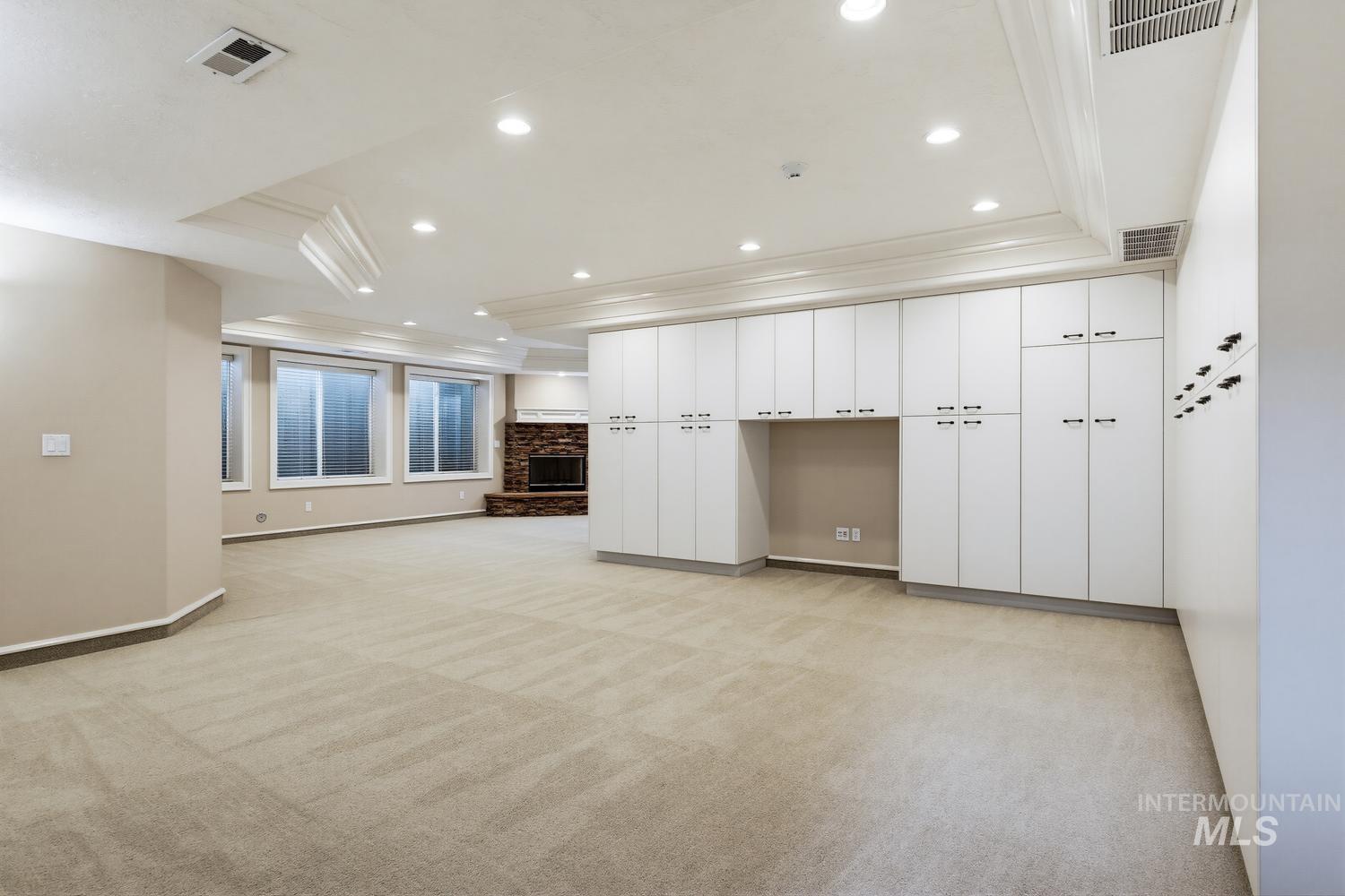 2068 E Handel Ct, Meridian, Idaho 83646, 6 Bedrooms, 3.5 Bathrooms, Residential For Sale, Price $1,599,900,MLS 98996504