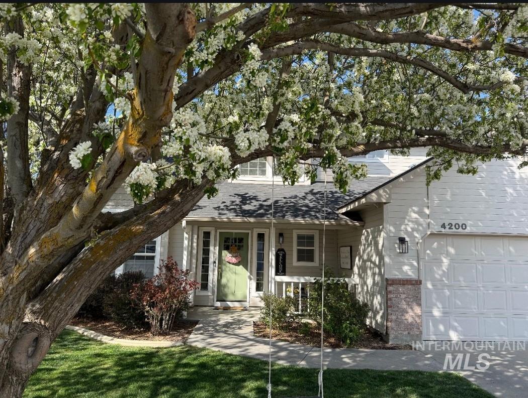 4200 W Blue Creek Drive, Meridian, Idaho 83642, 4 Bedrooms, 2.5 Bathrooms, Residential For Sale, Price $549,900,MLS 98996505
