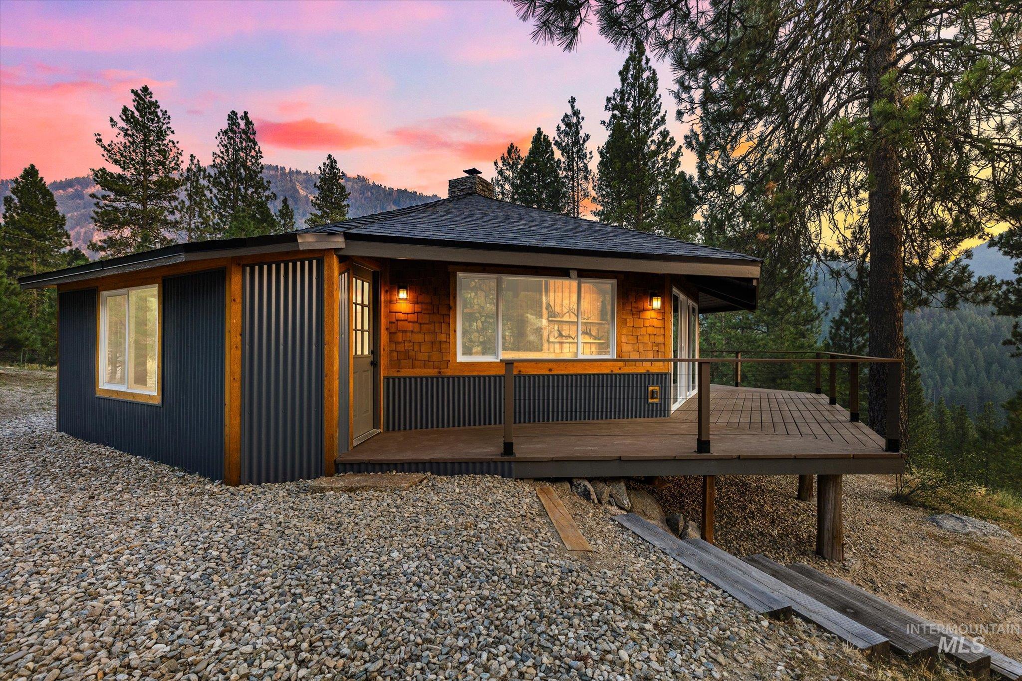 30 Timberline Dr, Garden Valley, Idaho 83622, 2 Bedrooms, 2 Bathrooms, Residential For Sale, Price $489,900,MLS 98996507