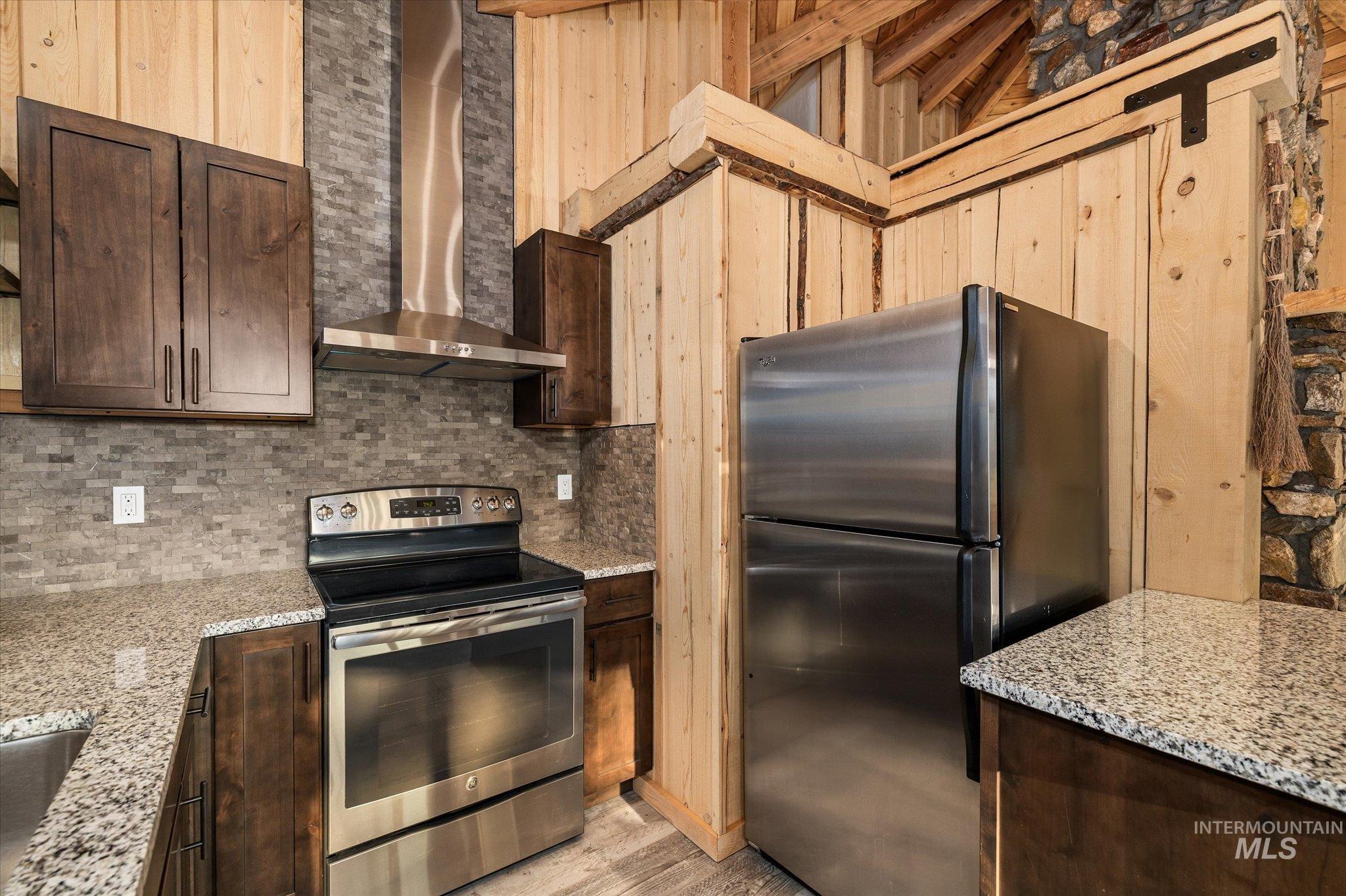 30 Timberline Dr, Garden Valley, Idaho 83622, 2 Bedrooms, 2 Bathrooms, Residential For Sale, Price $489,900,MLS 98996507