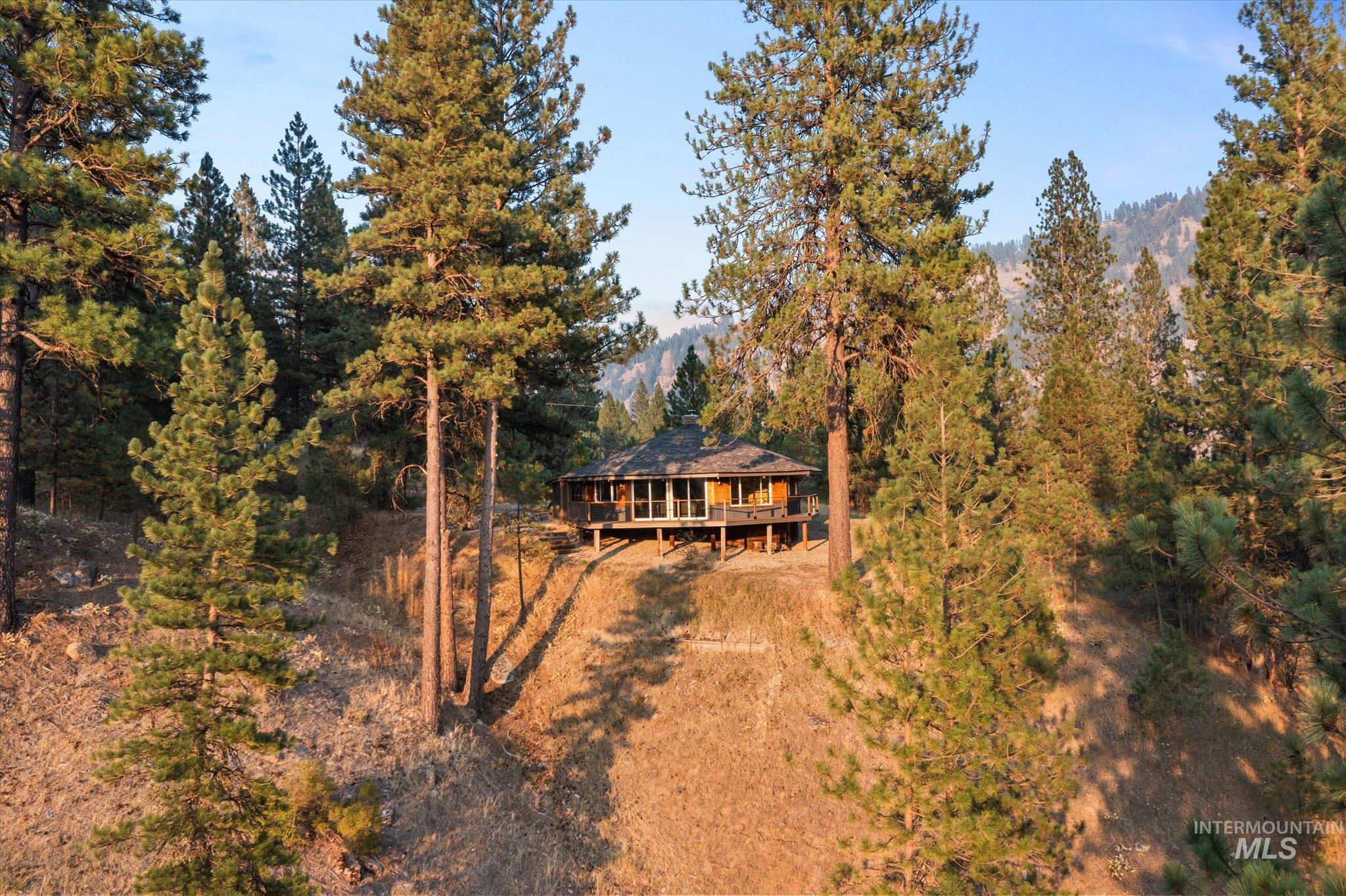 30 Timberline Dr, Garden Valley, Idaho 83622, 2 Bedrooms, 2 Bathrooms, Residential For Sale, Price $489,900,MLS 98996507