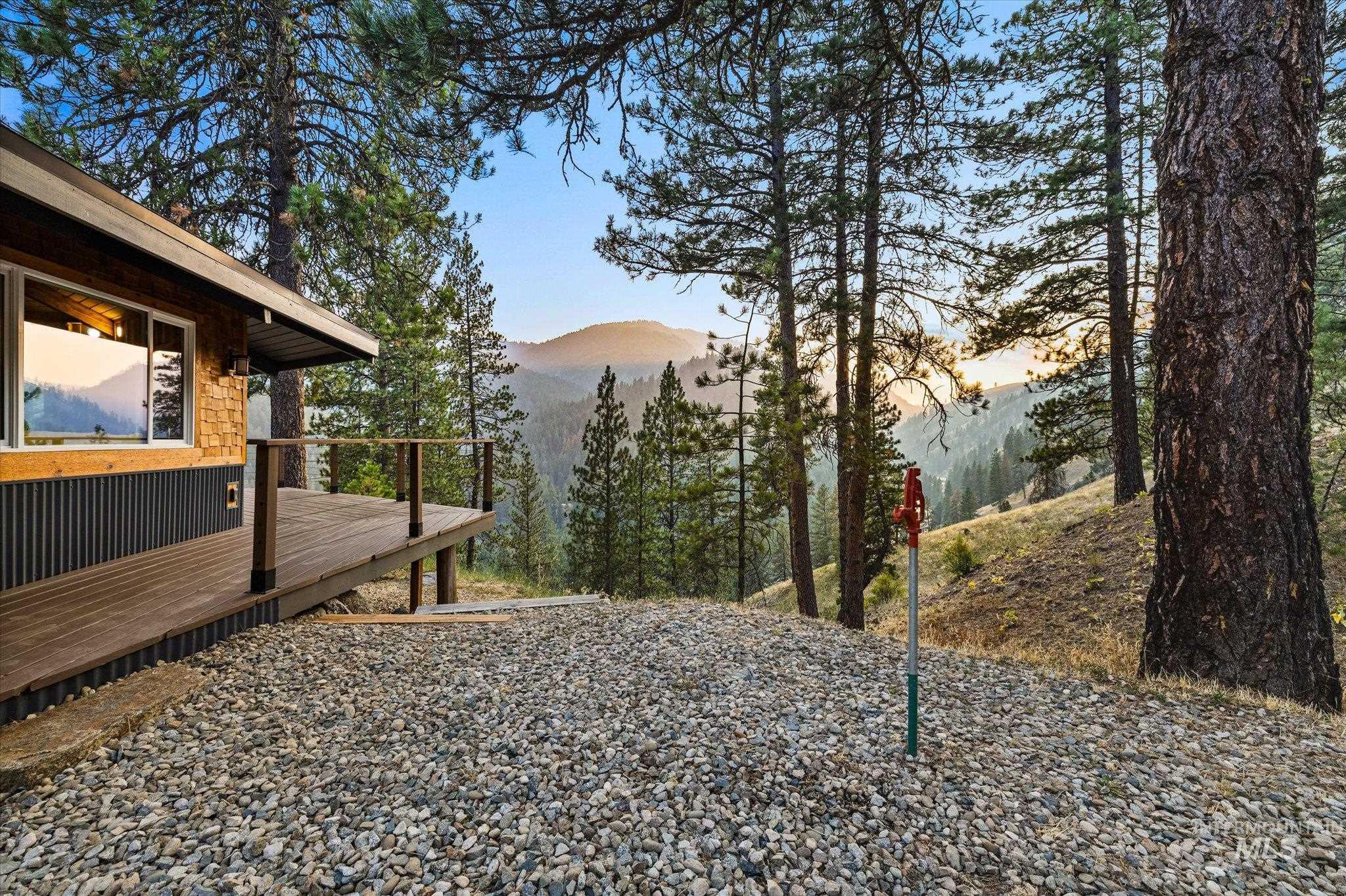 30 Timberline Dr, Garden Valley, Idaho 83622, 2 Bedrooms, 2 Bathrooms, Residential For Sale, Price $489,900,MLS 98996507