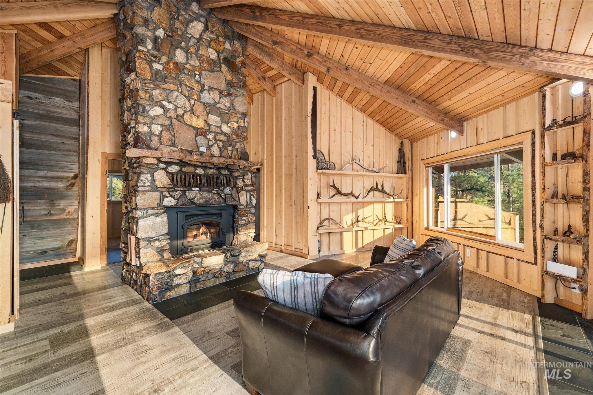 30 Timberline Dr, Garden Valley, Idaho 83622, 2 Bedrooms, 2 Bathrooms, Residential For Sale, Price $489,900,MLS 98996507