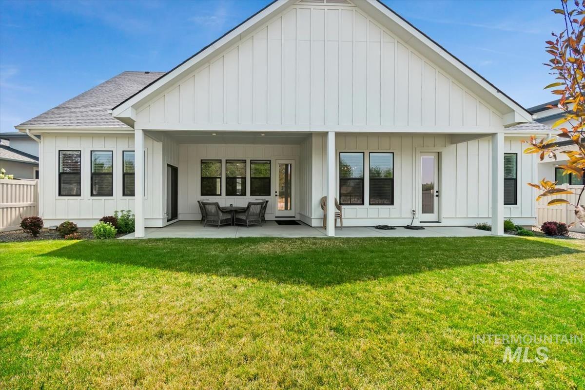 4074 E Awbrey St., Meridian, Idaho 83642, 3 Bedrooms, 2.5 Bathrooms, Residential For Sale, Price $789,000,MLS 98996510