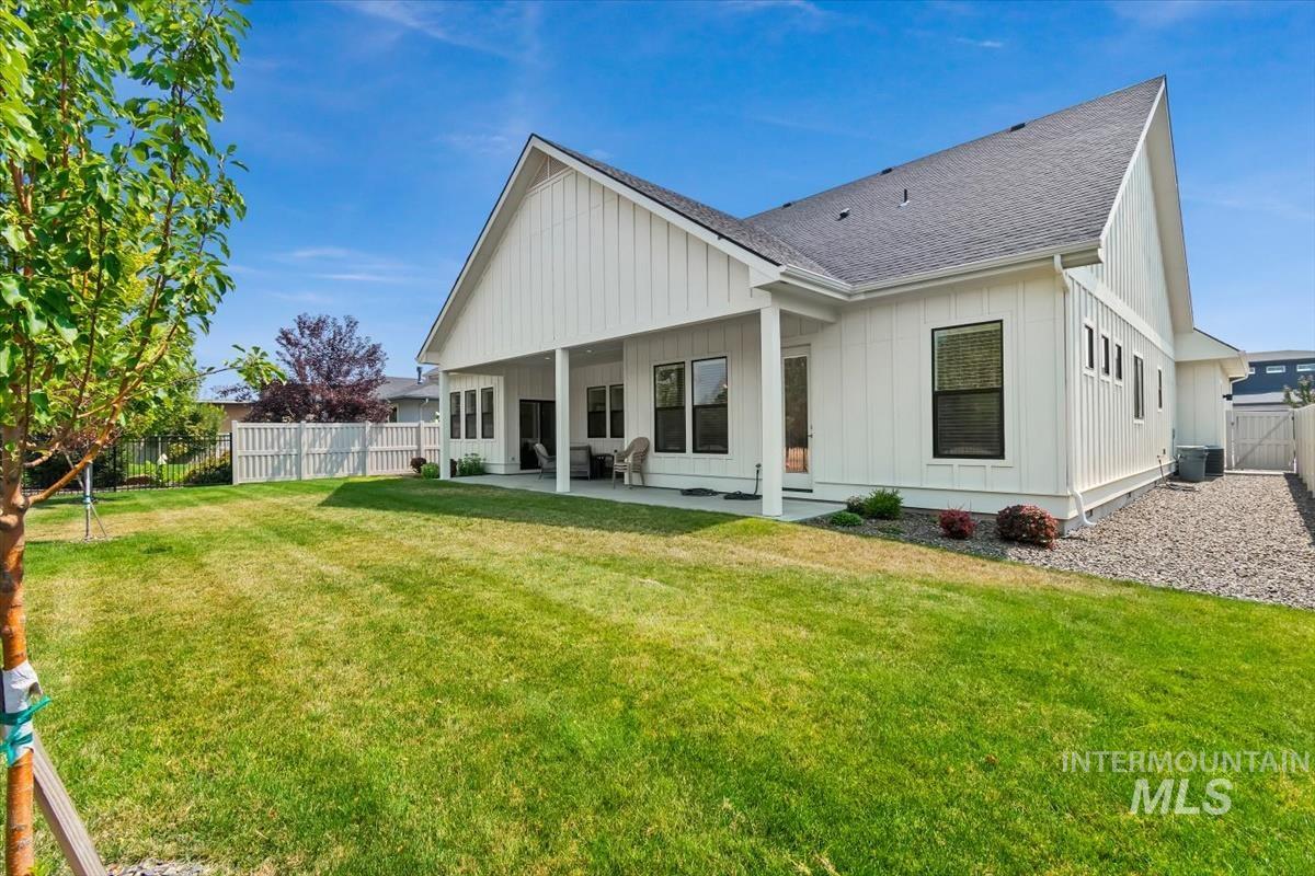 4074 E Awbrey St., Meridian, Idaho 83642, 3 Bedrooms, 2.5 Bathrooms, Residential For Sale, Price $789,000,MLS 98996510