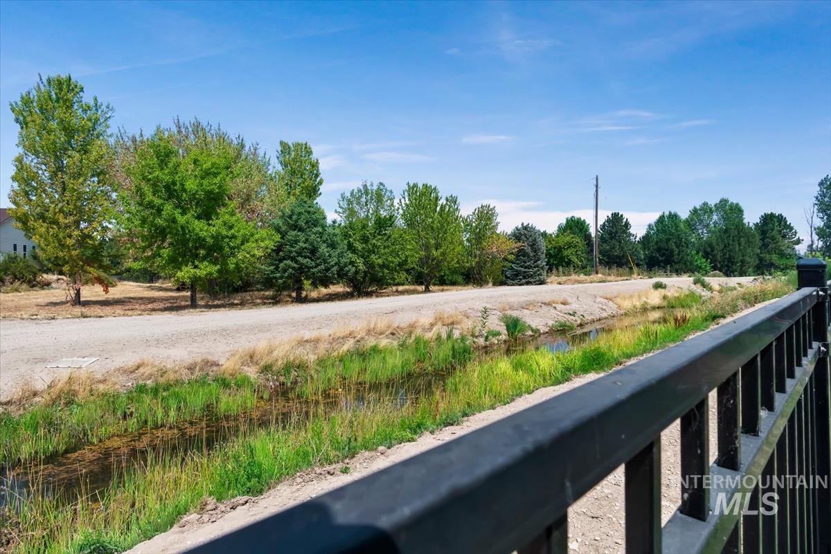 4074 E Awbrey St., Meridian, Idaho 83642, 3 Bedrooms, 2.5 Bathrooms, Residential For Sale, Price $789,000,MLS 98996510