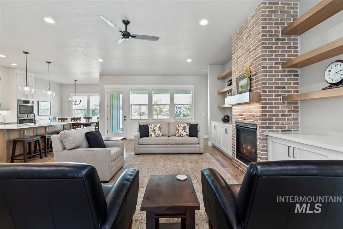 4074 E Awbrey St., Meridian, Idaho 83642, 3 Bedrooms, 2.5 Bathrooms, Residential For Sale, Price $789,000,MLS 98996510