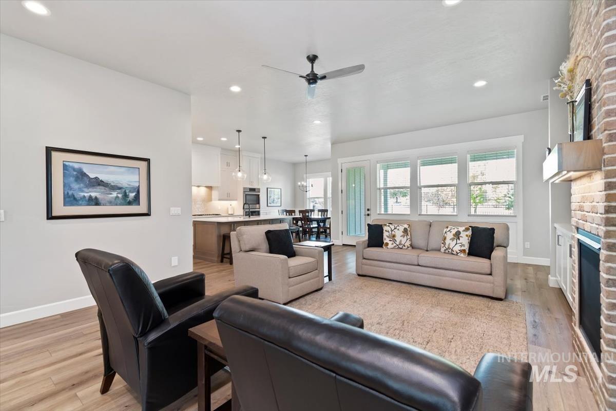 4074 E Awbrey St., Meridian, Idaho 83642, 3 Bedrooms, 2.5 Bathrooms, Residential For Sale, Price $789,000,MLS 98996510