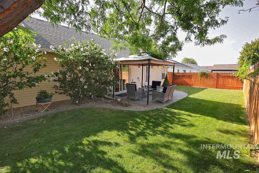 292 Whispering Pine, Twin Falls, Idaho 83301, 3 Bedrooms, 2 Bathrooms, Residential For Sale, Price $425,000,MLS 98996512