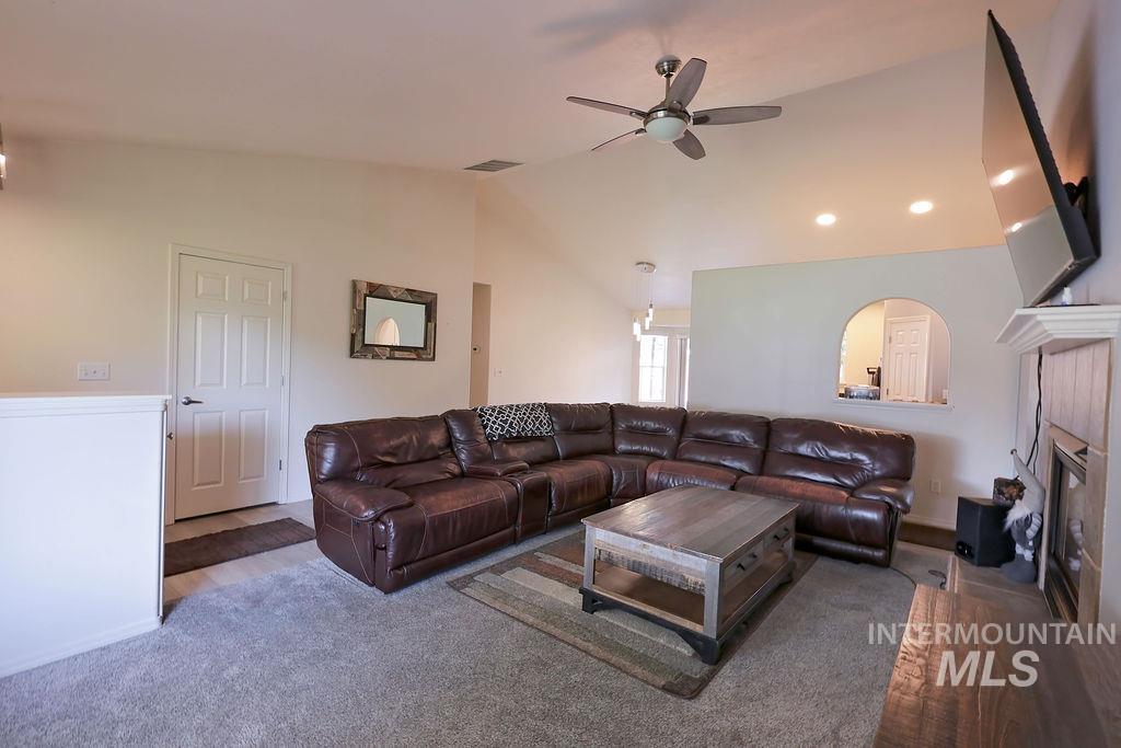 292 Whispering Pine, Twin Falls, Idaho 83301, 3 Bedrooms, 2 Bathrooms, Residential For Sale, Price $425,000,MLS 98996512