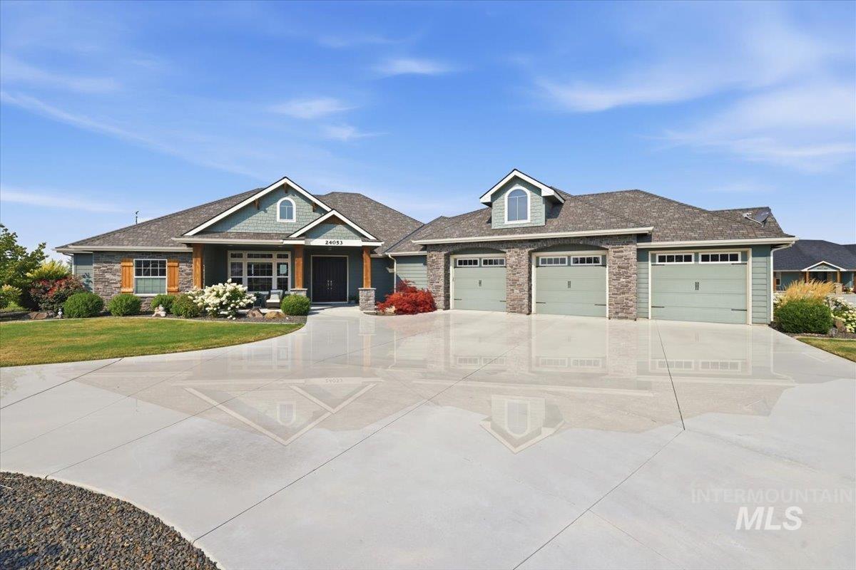 24053 Pheasant Ridge Ct., Middleton, Idaho 83664, 3 Bedrooms, 2.5 Bathrooms, Residential For Sale, Price $1,050,000,MLS 98996514