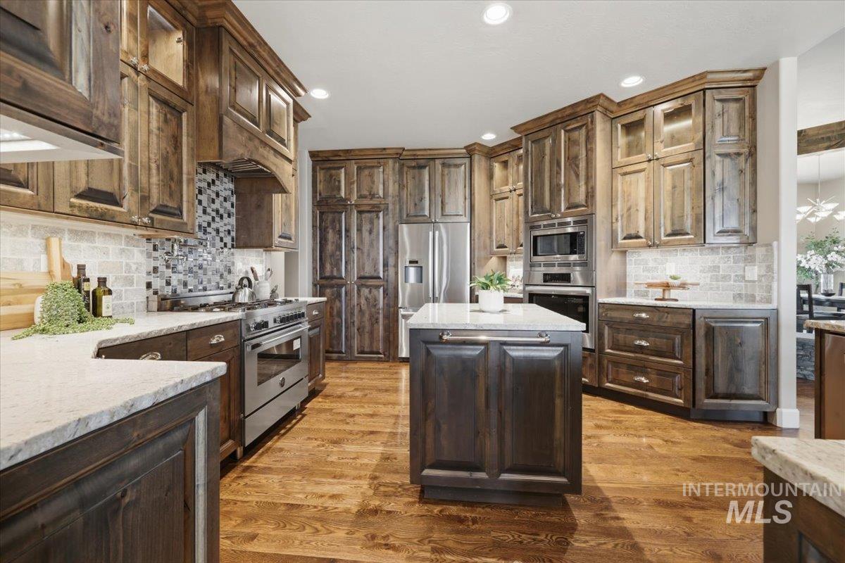 24053 Pheasant Ridge Ct., Middleton, Idaho 83664, 3 Bedrooms, 2.5 Bathrooms, Residential For Sale, Price $1,050,000,MLS 98996514