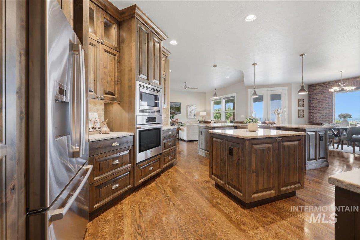 24053 Pheasant Ridge Ct., Middleton, Idaho 83664, 3 Bedrooms, 2.5 Bathrooms, Residential For Sale, Price $1,050,000,MLS 98996514