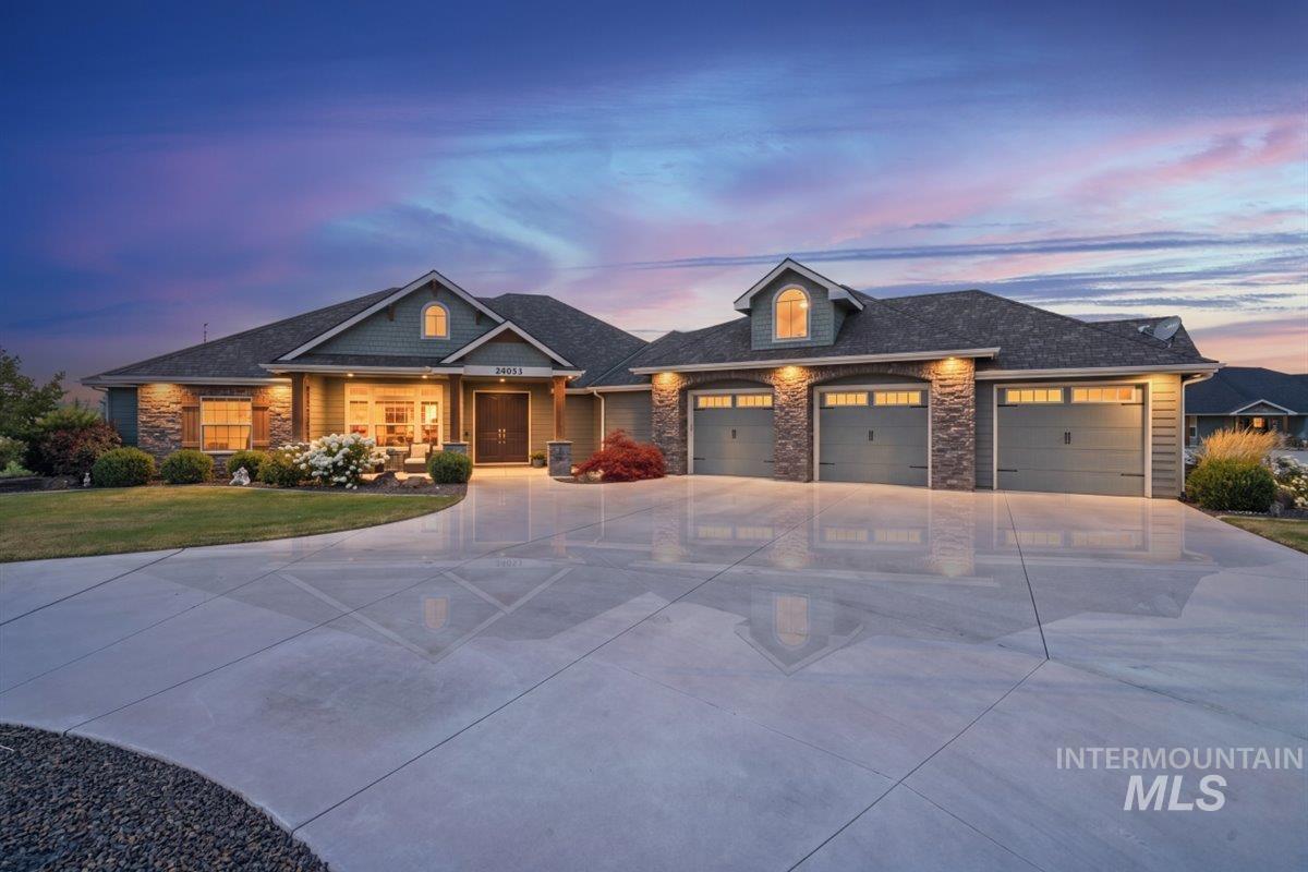 24053 Pheasant Ridge Ct., Middleton, Idaho 83664, 3 Bedrooms, 2.5 Bathrooms, Residential For Sale, Price $1,050,000,MLS 98996514