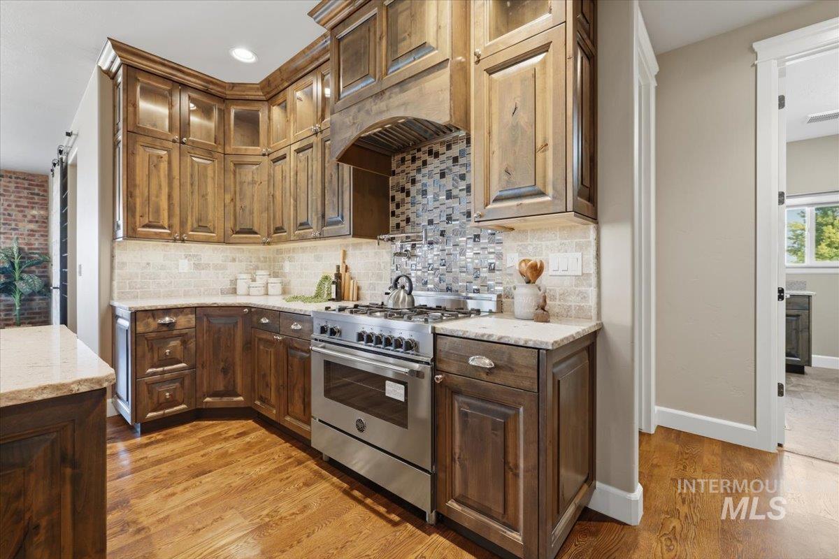 24053 Pheasant Ridge Ct., Middleton, Idaho 83664, 3 Bedrooms, 2.5 Bathrooms, Residential For Sale, Price $1,050,000,MLS 98996514