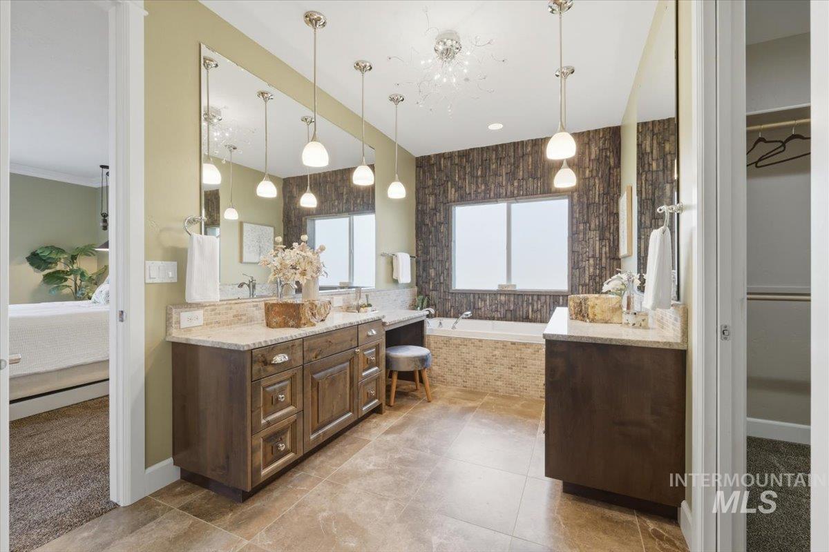 24053 Pheasant Ridge Ct., Middleton, Idaho 83664, 3 Bedrooms, 2.5 Bathrooms, Residential For Sale, Price $1,050,000,MLS 98996514