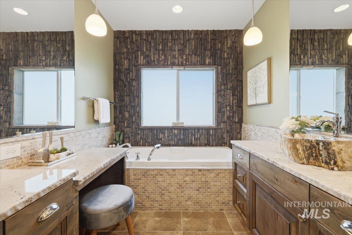 24053 Pheasant Ridge Ct., Middleton, Idaho 83664, 3 Bedrooms, 2.5 Bathrooms, Residential For Sale, Price $1,050,000,MLS 98996514