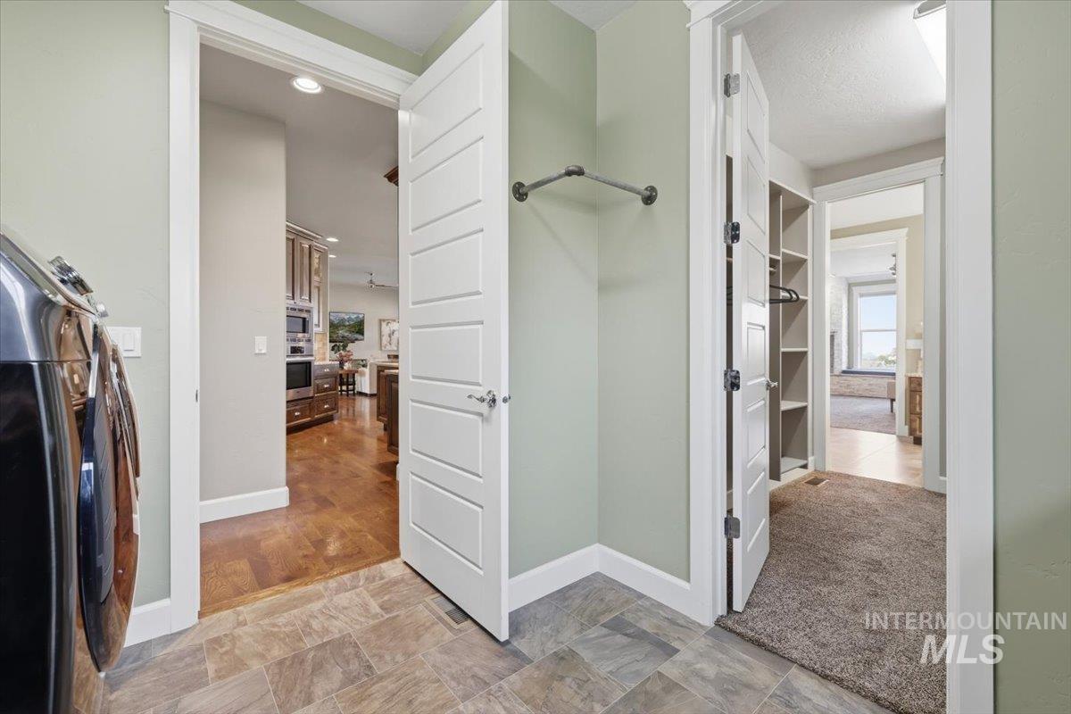 24053 Pheasant Ridge Ct., Middleton, Idaho 83664, 3 Bedrooms, 2.5 Bathrooms, Residential For Sale, Price $1,050,000,MLS 98996514