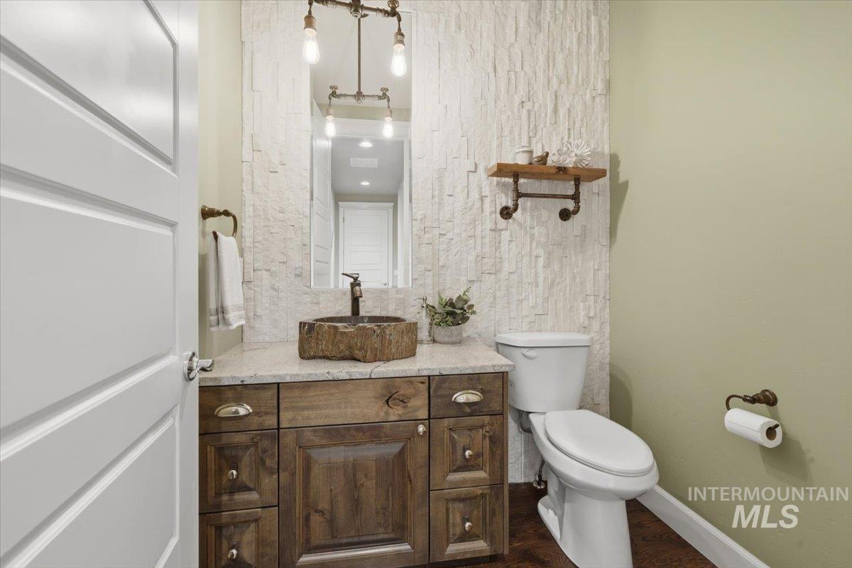 24053 Pheasant Ridge Ct., Middleton, Idaho 83664, 3 Bedrooms, 2.5 Bathrooms, Residential For Sale, Price $1,050,000,MLS 98996514
