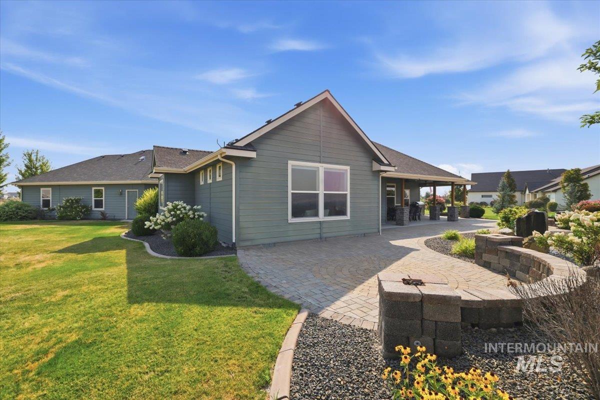 24053 Pheasant Ridge Ct., Middleton, Idaho 83664, 3 Bedrooms, 2.5 Bathrooms, Residential For Sale, Price $1,050,000,MLS 98996514