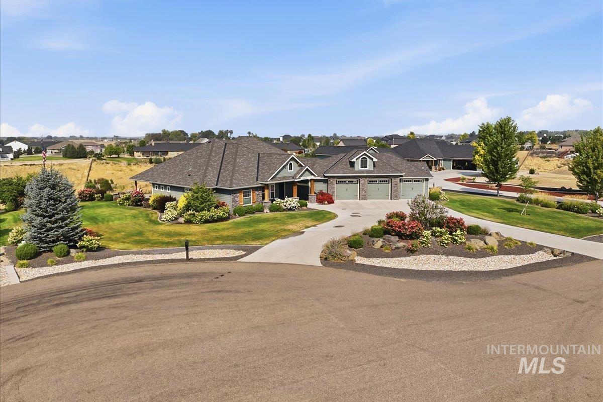 24053 Pheasant Ridge Ct., Middleton, Idaho 83664, 3 Bedrooms, 2.5 Bathrooms, Residential For Sale, Price $1,050,000,MLS 98996514