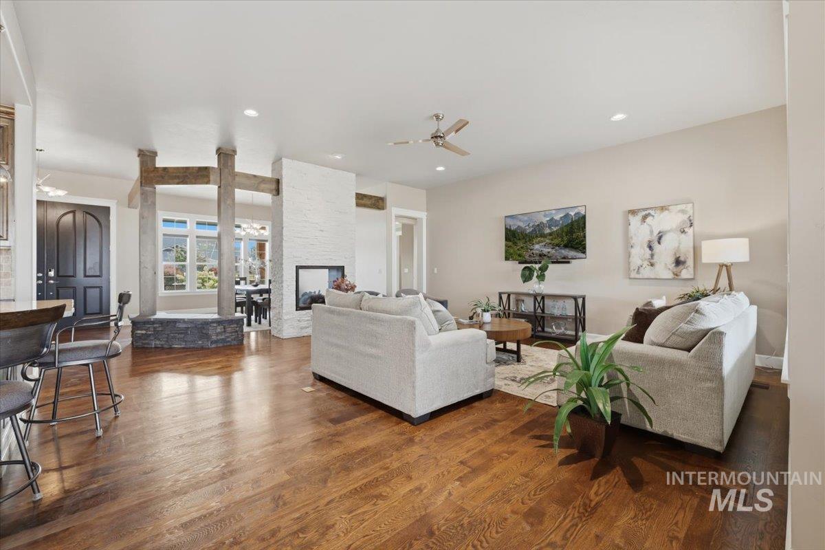 24053 Pheasant Ridge Ct., Middleton, Idaho 83664, 3 Bedrooms, 2.5 Bathrooms, Residential For Sale, Price $1,050,000,MLS 98996514