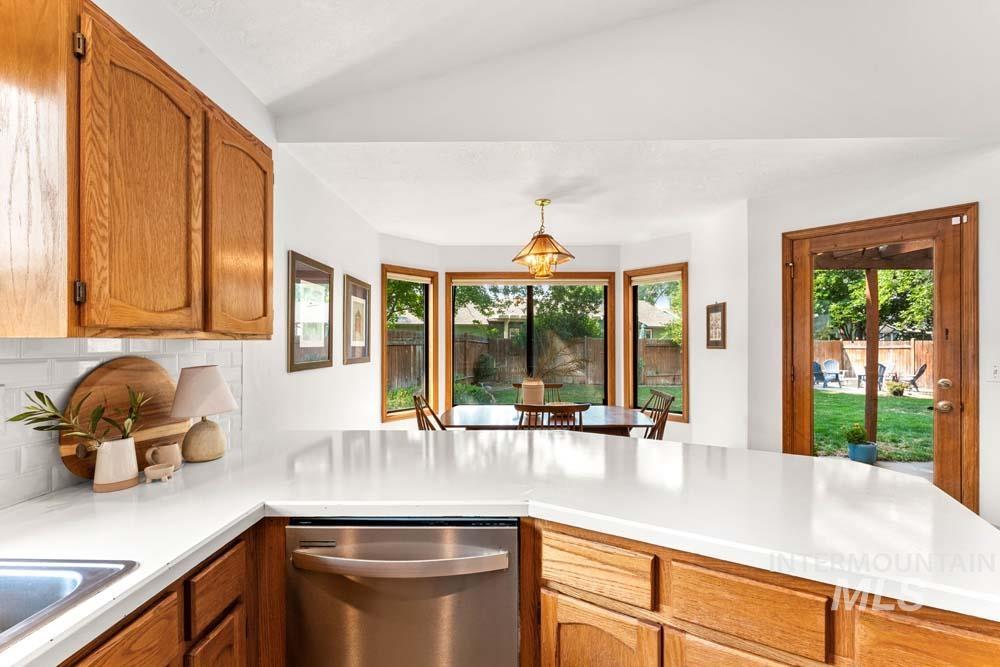 2317 W Rainfall St, Meridian, Idaho 83646, 3 Bedrooms, 2 Bathrooms, Residential For Sale, Price $435,000,MLS 98996517