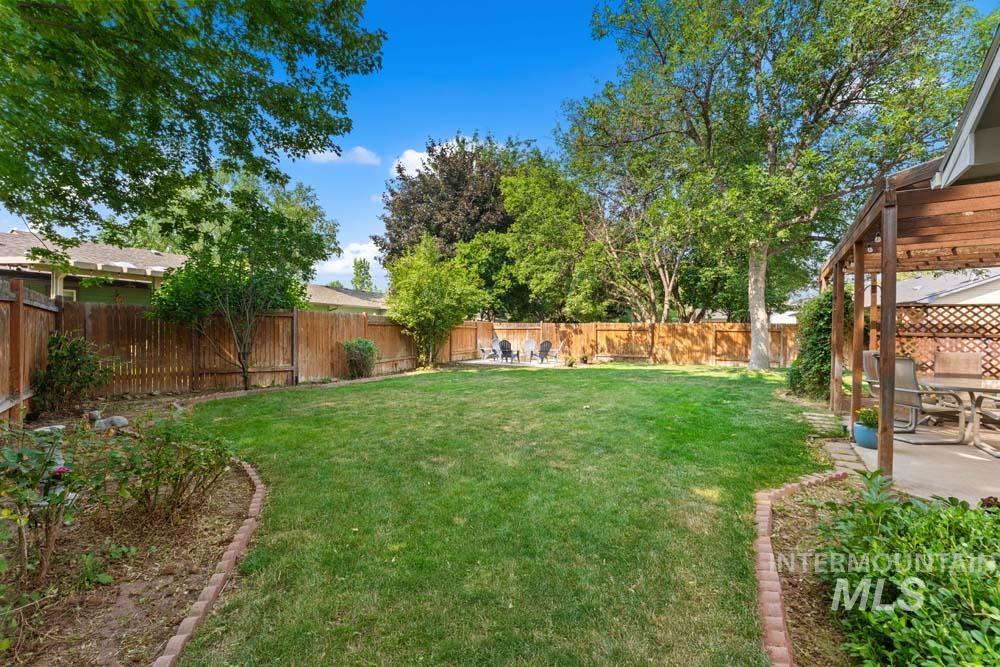 2317 W Rainfall St, Meridian, Idaho 83646, 3 Bedrooms, 2 Bathrooms, Residential For Sale, Price $435,000,MLS 98996517
