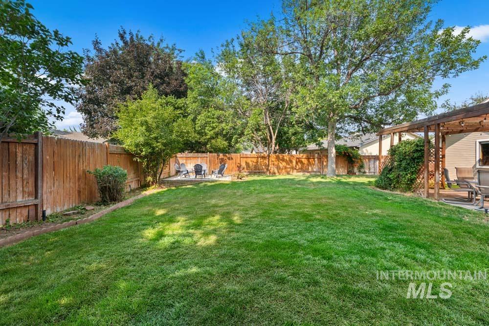 2317 W Rainfall St, Meridian, Idaho 83646, 3 Bedrooms, 2 Bathrooms, Residential For Sale, Price $435,000,MLS 98996517