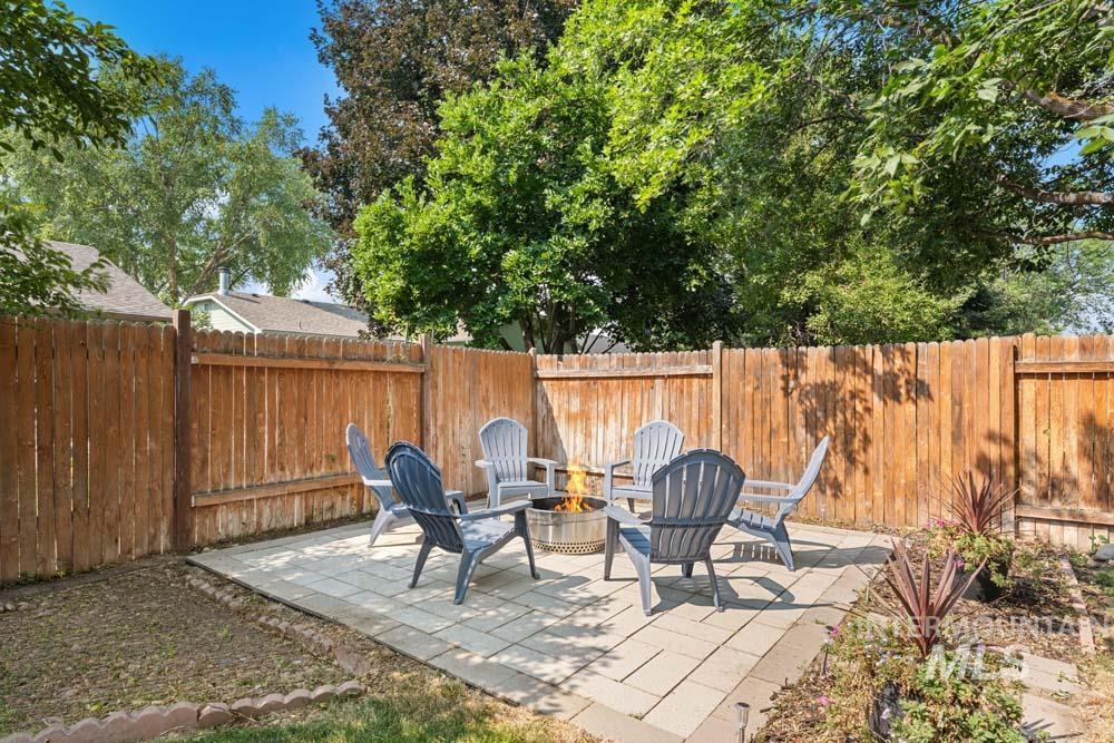 2317 W Rainfall St, Meridian, Idaho 83646, 3 Bedrooms, 2 Bathrooms, Residential For Sale, Price $435,000,MLS 98996517