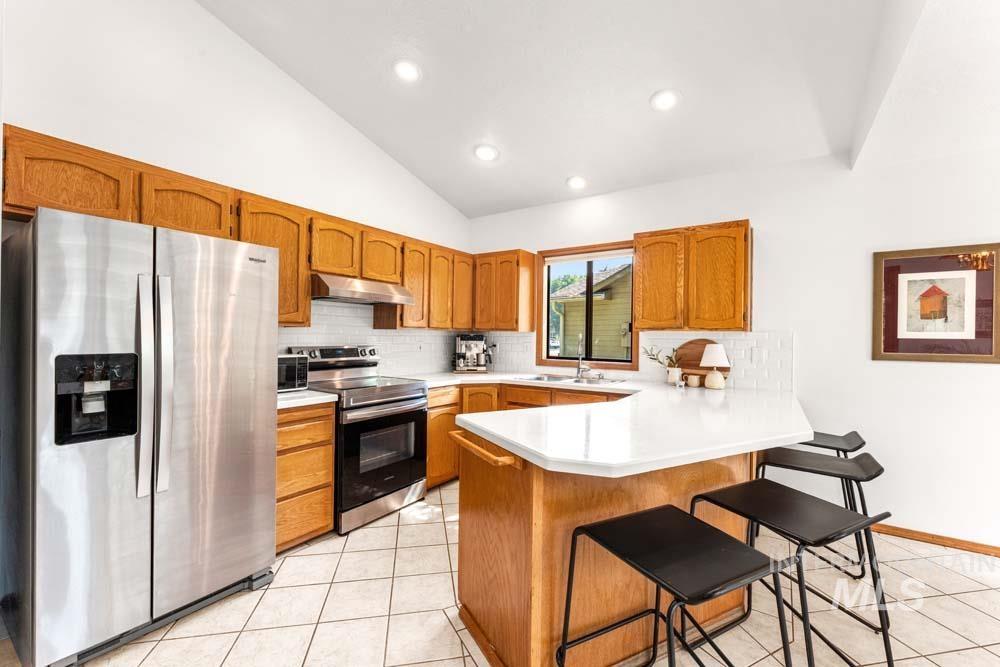 2317 W Rainfall St, Meridian, Idaho 83646, 3 Bedrooms, 2 Bathrooms, Residential For Sale, Price $435,000,MLS 98996517