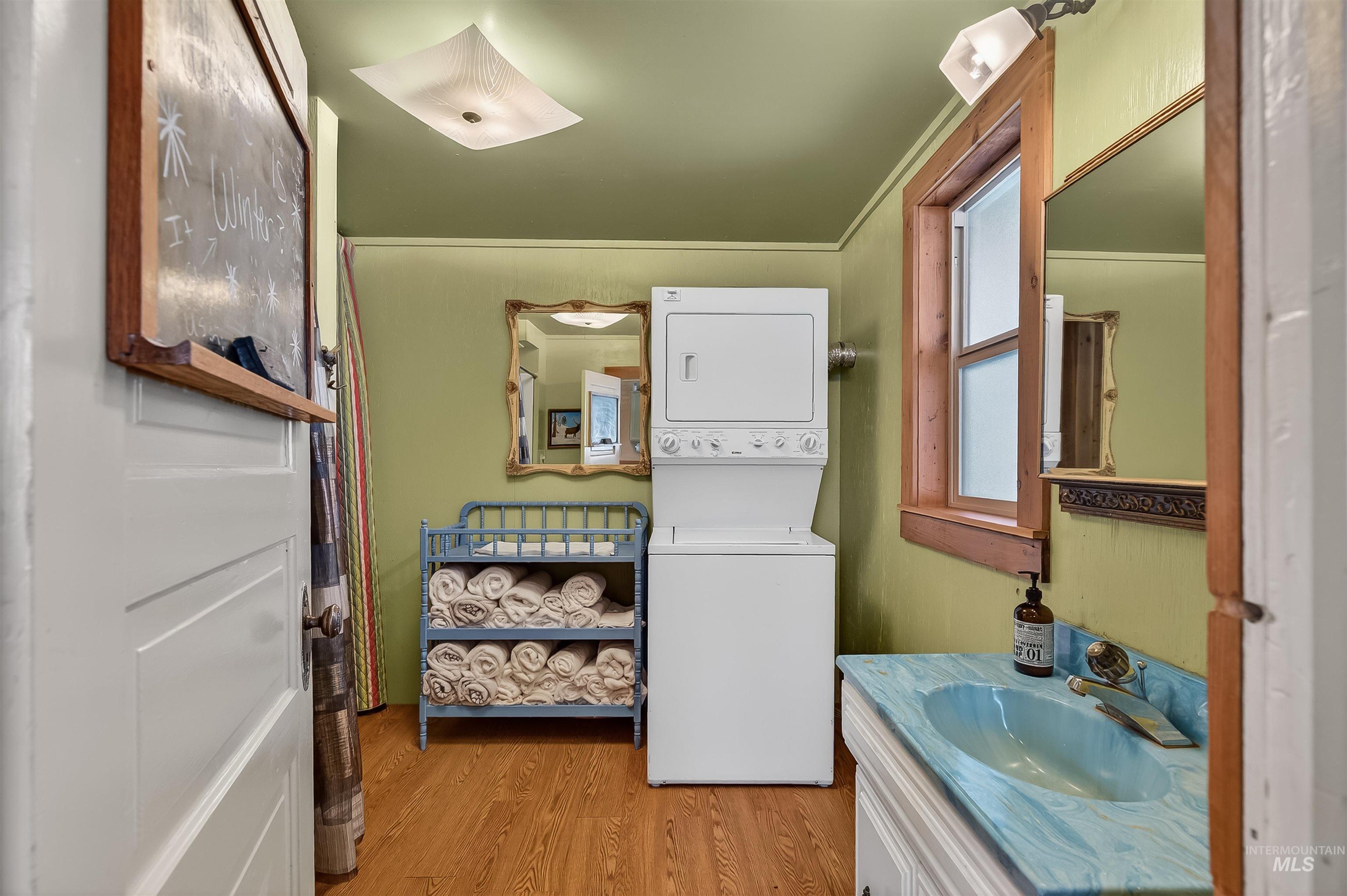 210 S 2nd St, Elk River, Idaho 83827, 4 Bedrooms, 1.5 Bathrooms, Residential For Sale, Price $349,000,MLS 98996520