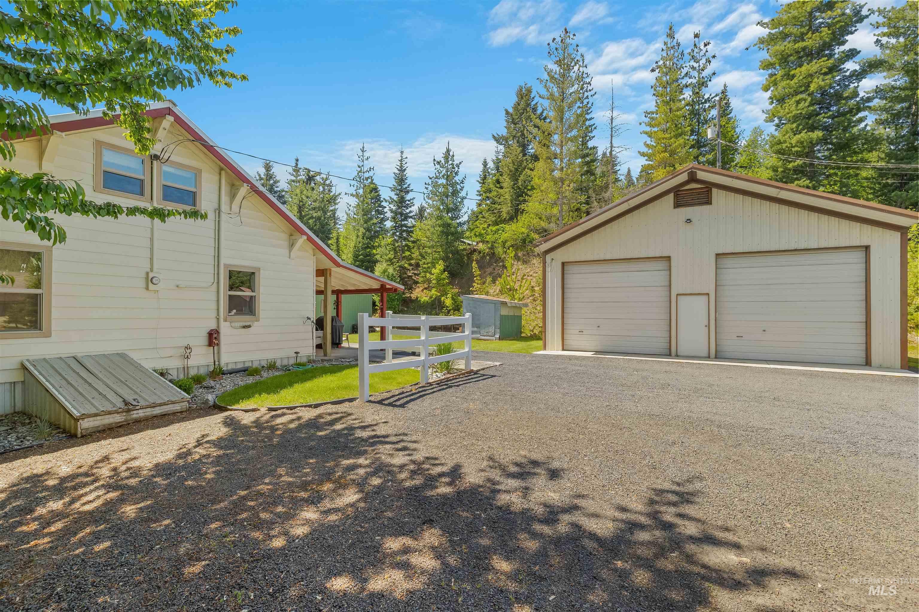 210 S 2nd St, Elk River, Idaho 83827, 4 Bedrooms, 1.5 Bathrooms, Residential For Sale, Price $349,000,MLS 98996520