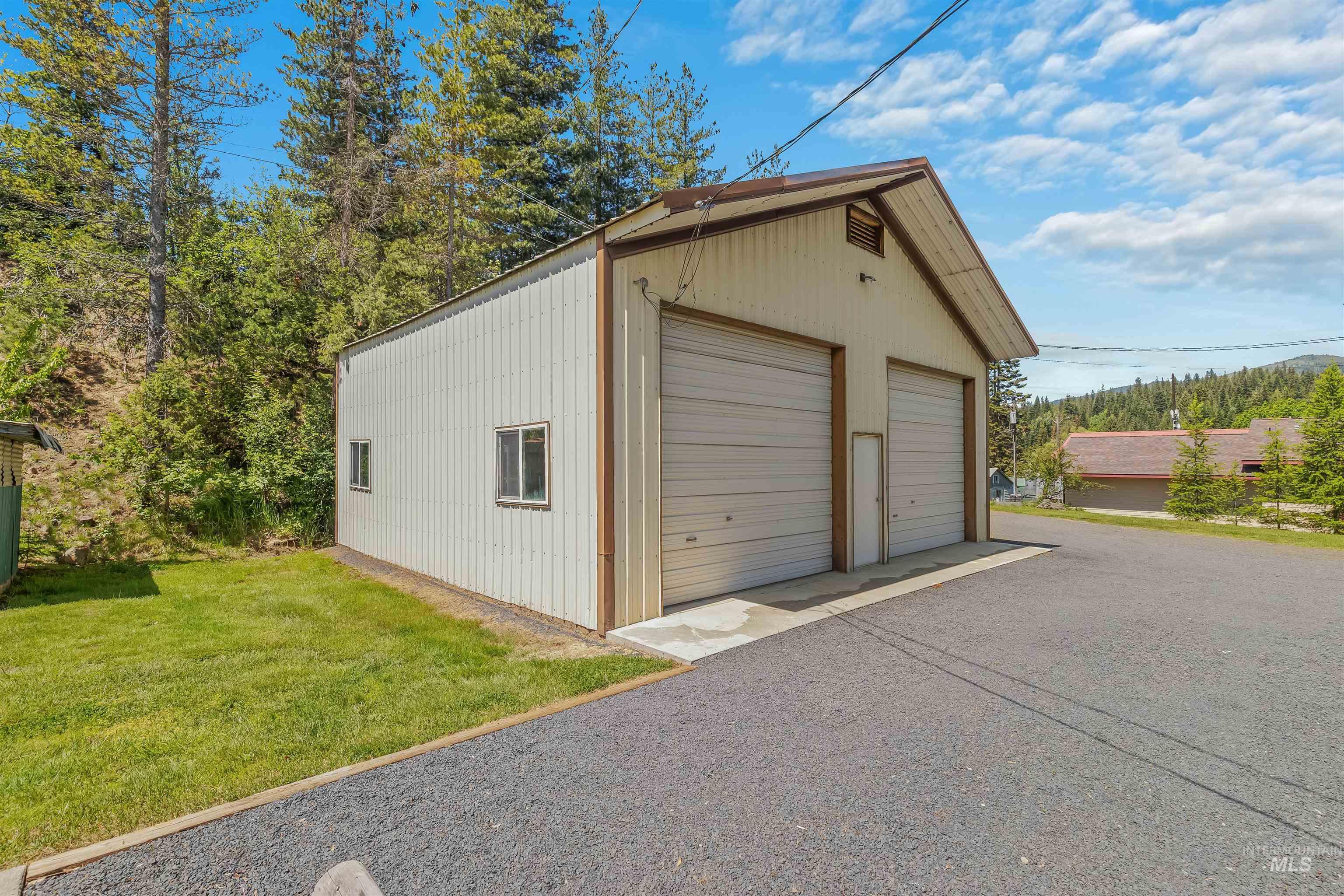 210 S 2nd St, Elk River, Idaho 83827, 4 Bedrooms, 1.5 Bathrooms, Residential For Sale, Price $349,000,MLS 98996520