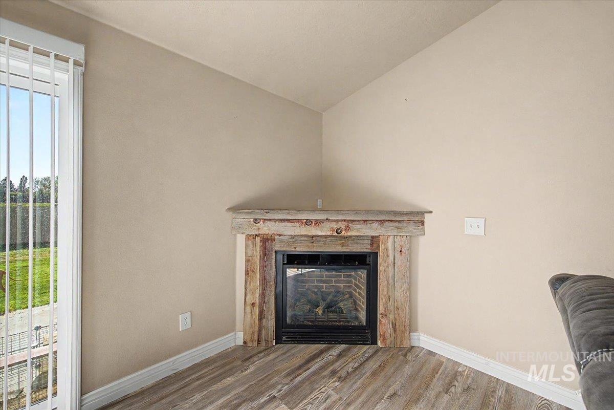 1574 S Glasgow, Nampa, Idaho 83686, 3 Bedrooms, 2.5 Bathrooms, Residential For Sale, Price $425,000,MLS 98996522