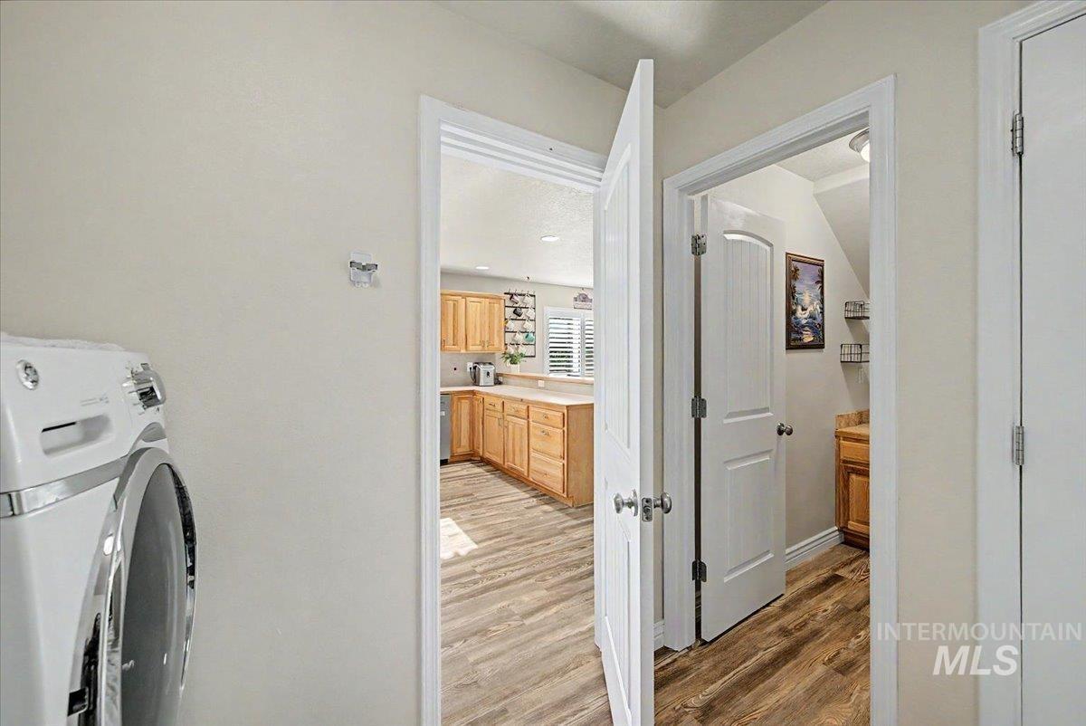 1574 S Glasgow, Nampa, Idaho 83686, 3 Bedrooms, 2.5 Bathrooms, Residential For Sale, Price $425,000,MLS 98996522